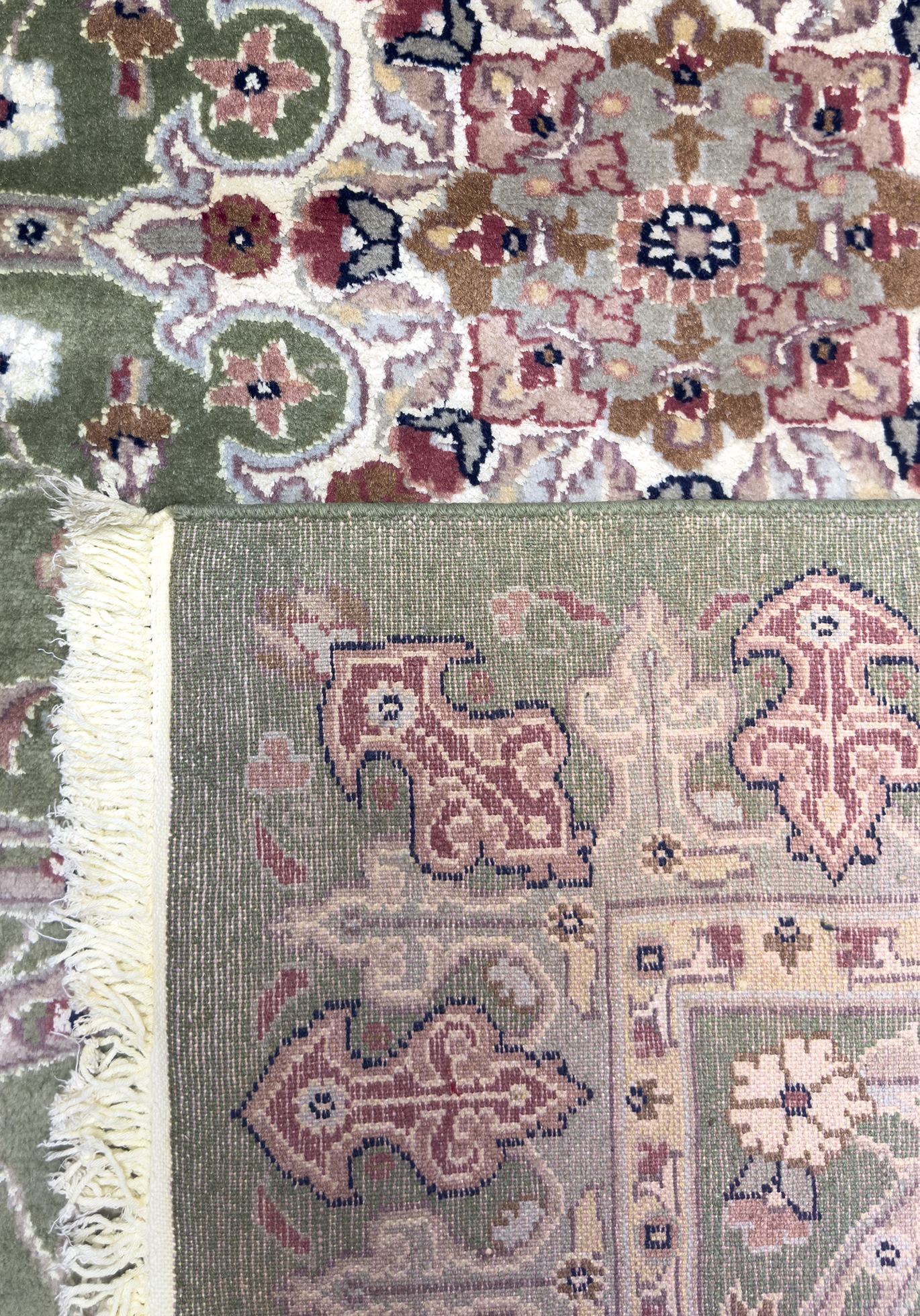 Pak. Persian Floral Rug - 4 x 6 ft