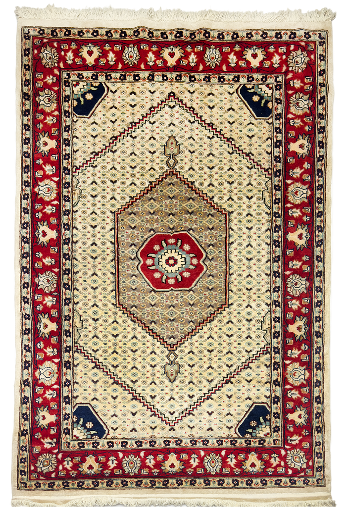 Persian Sennah Rug - 4 x 6 ft
