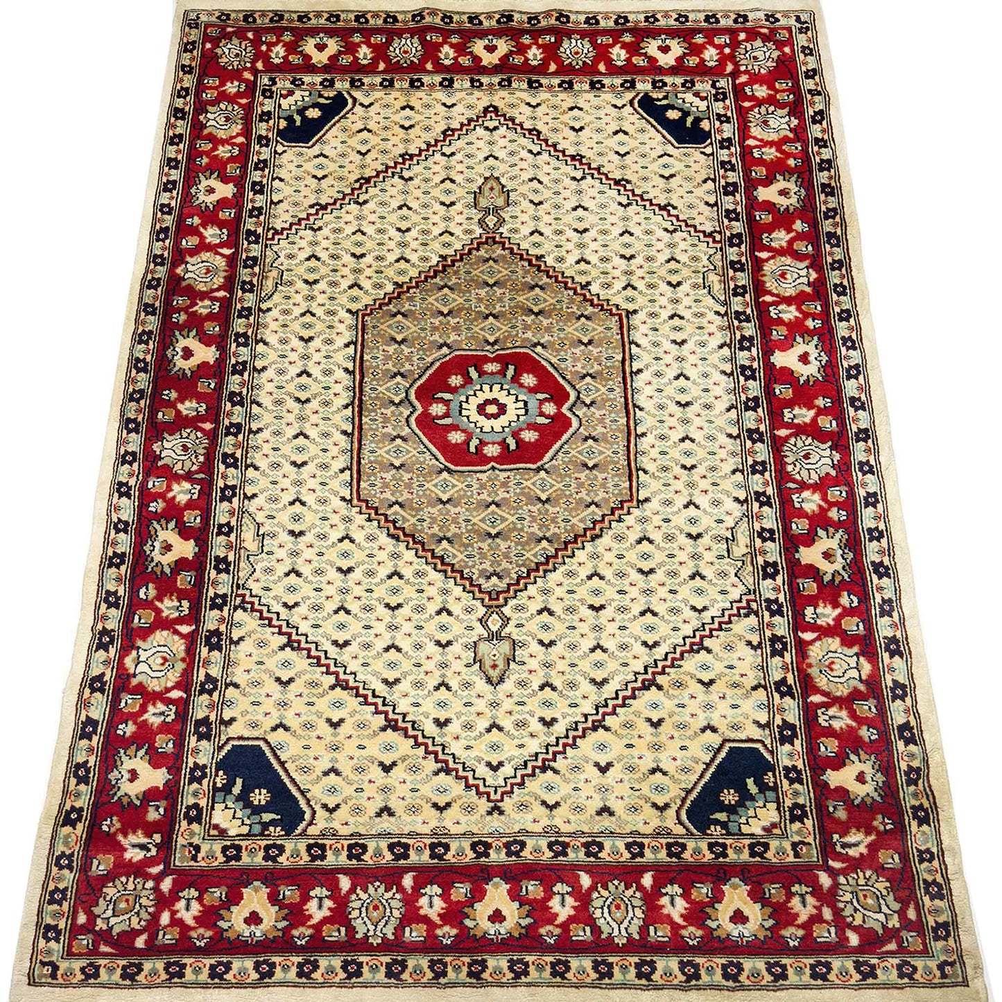 Persian Sennah Rug - 4 x 6 ft