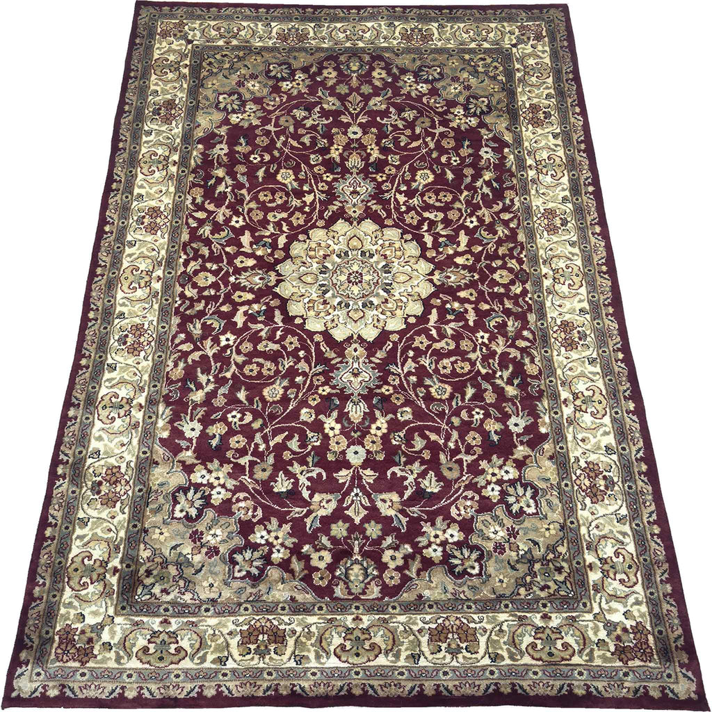 Kashan Medallion Rug - 5 x 8 ft