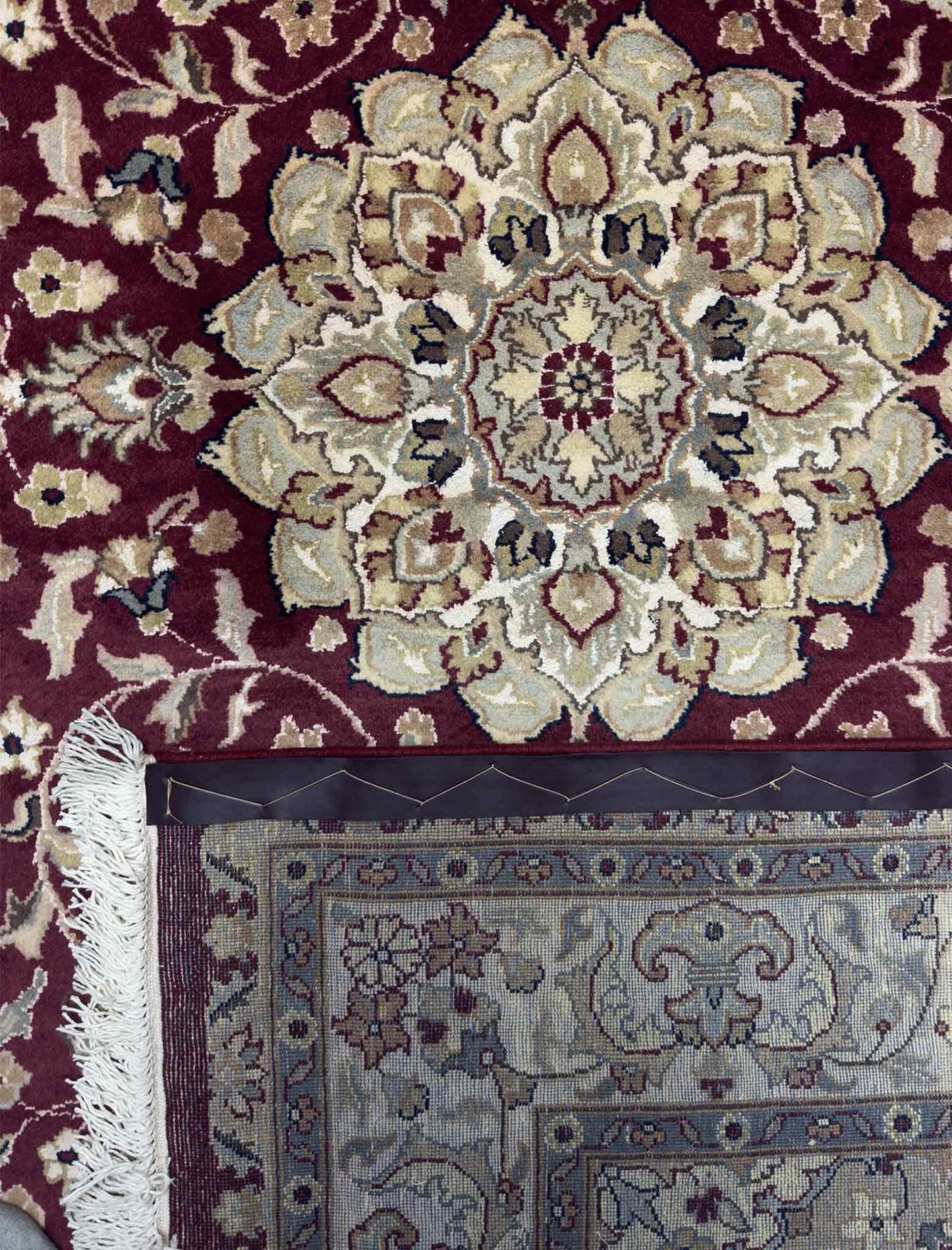 Kashan Medallion Rug - 5 x 8 ft