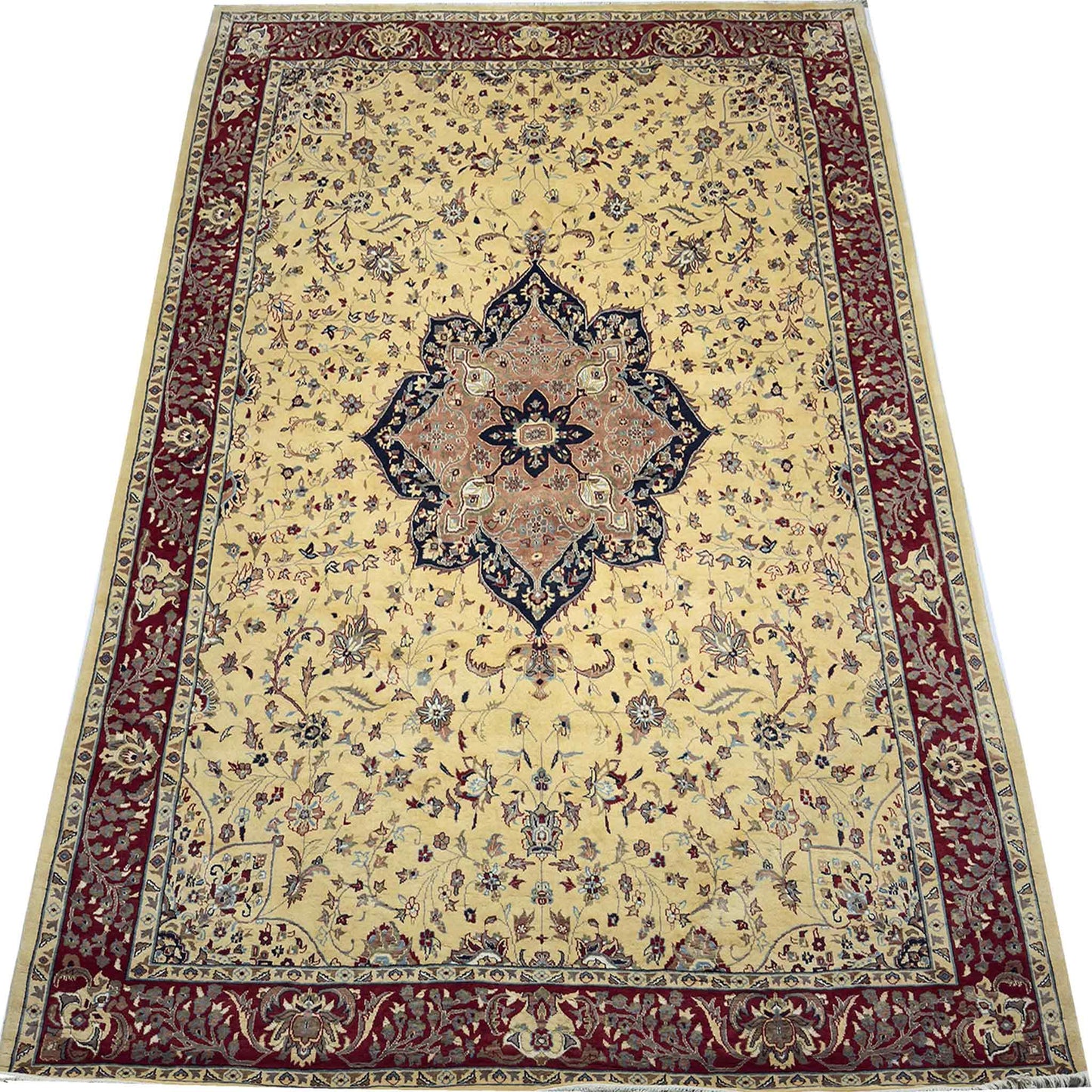 Kashan Medallion Rug - 8 x 11 ft