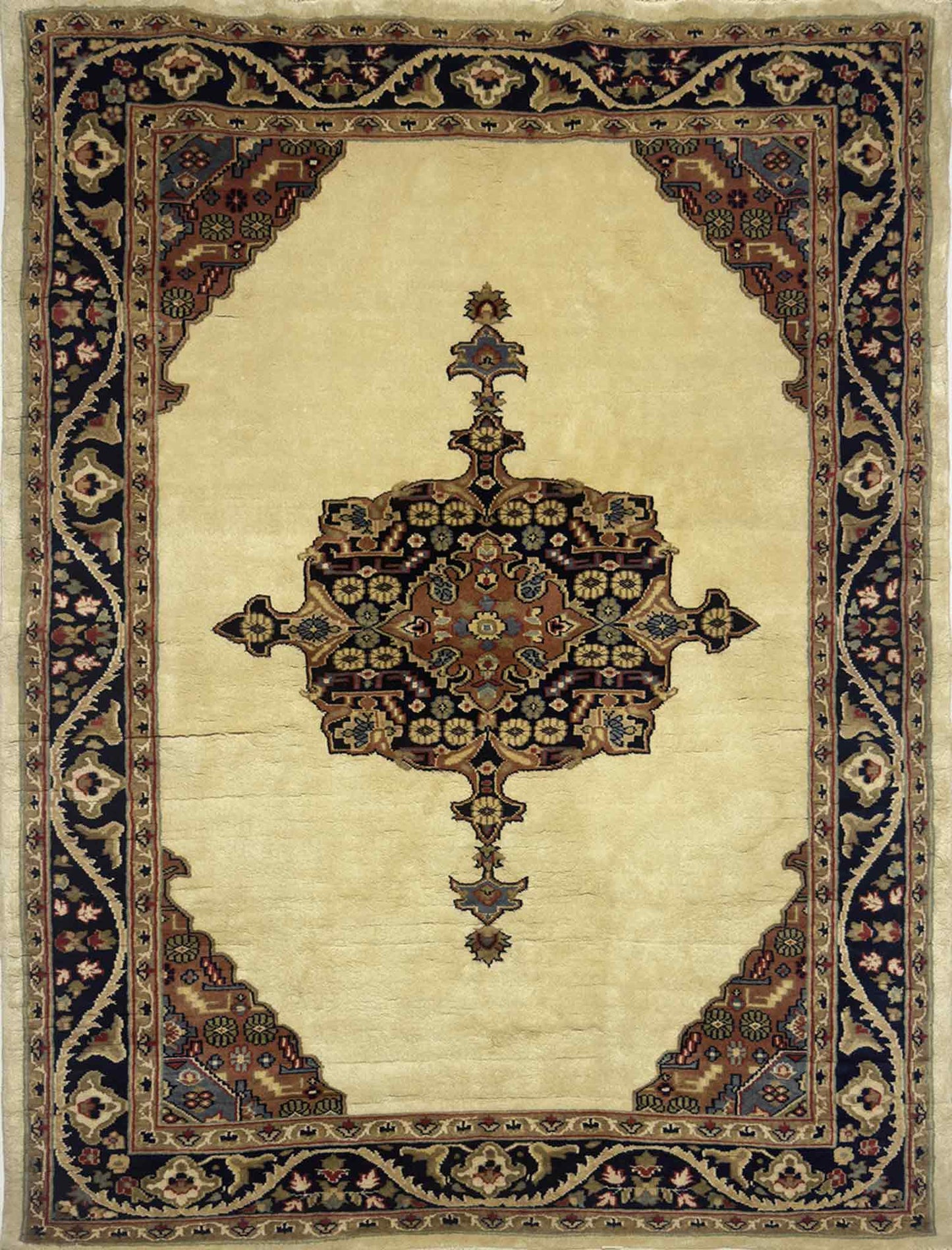 Kashan Medallion Rug - 4 x 6 ft
