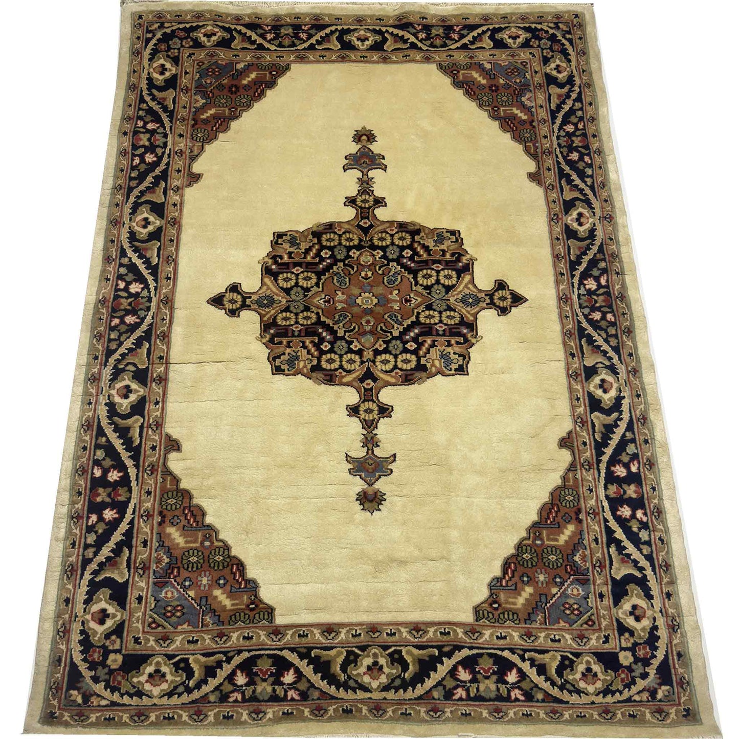 Kashan Medallion Rug - 4 x 6 ft