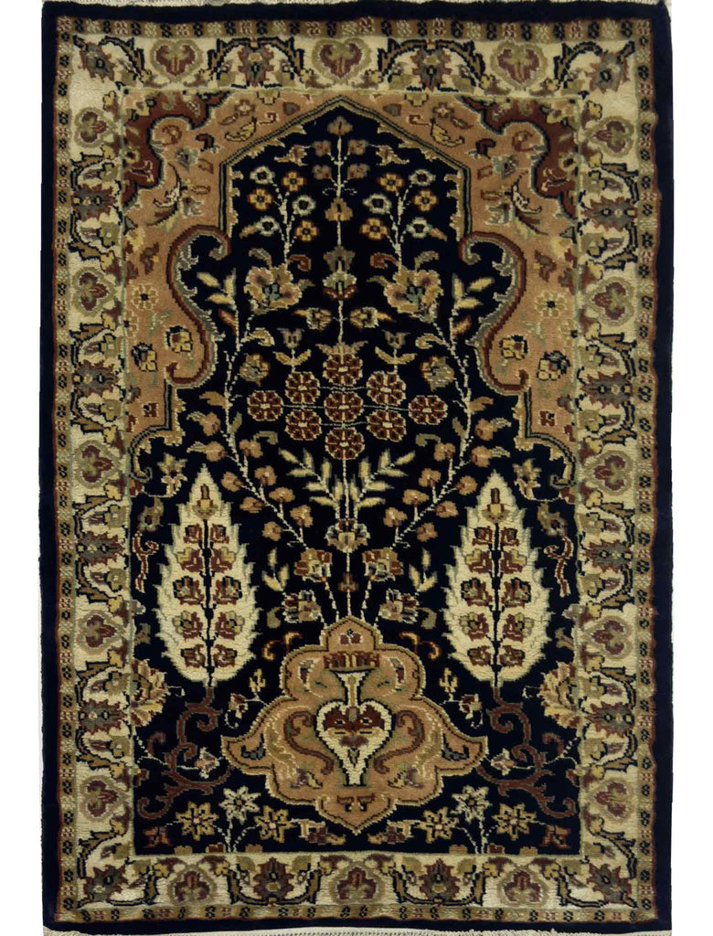 Prayer Rug - 4 x 2.5 ft