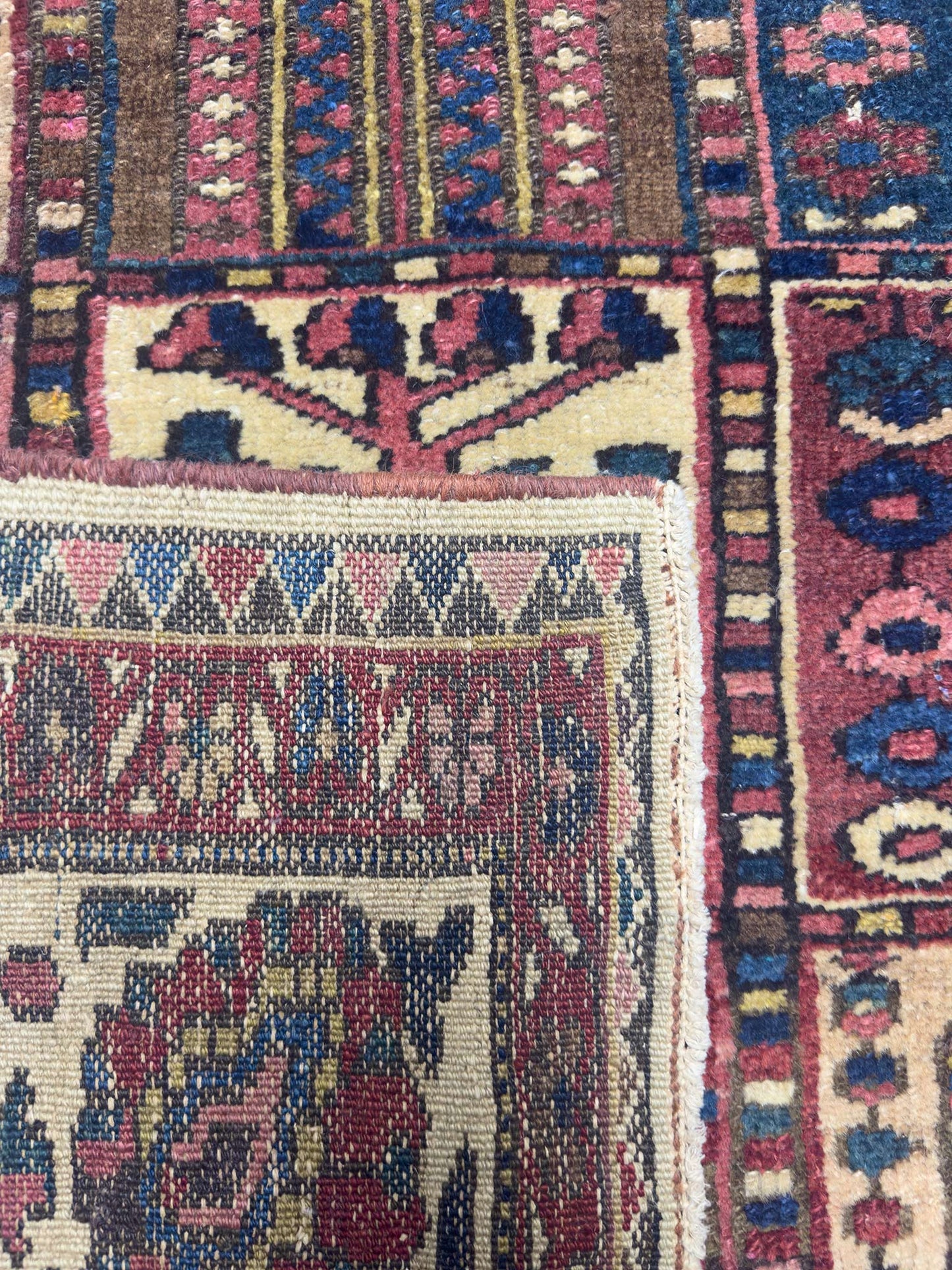 Pre-loved Bakhtiari Rug - 5 x 7 ft
