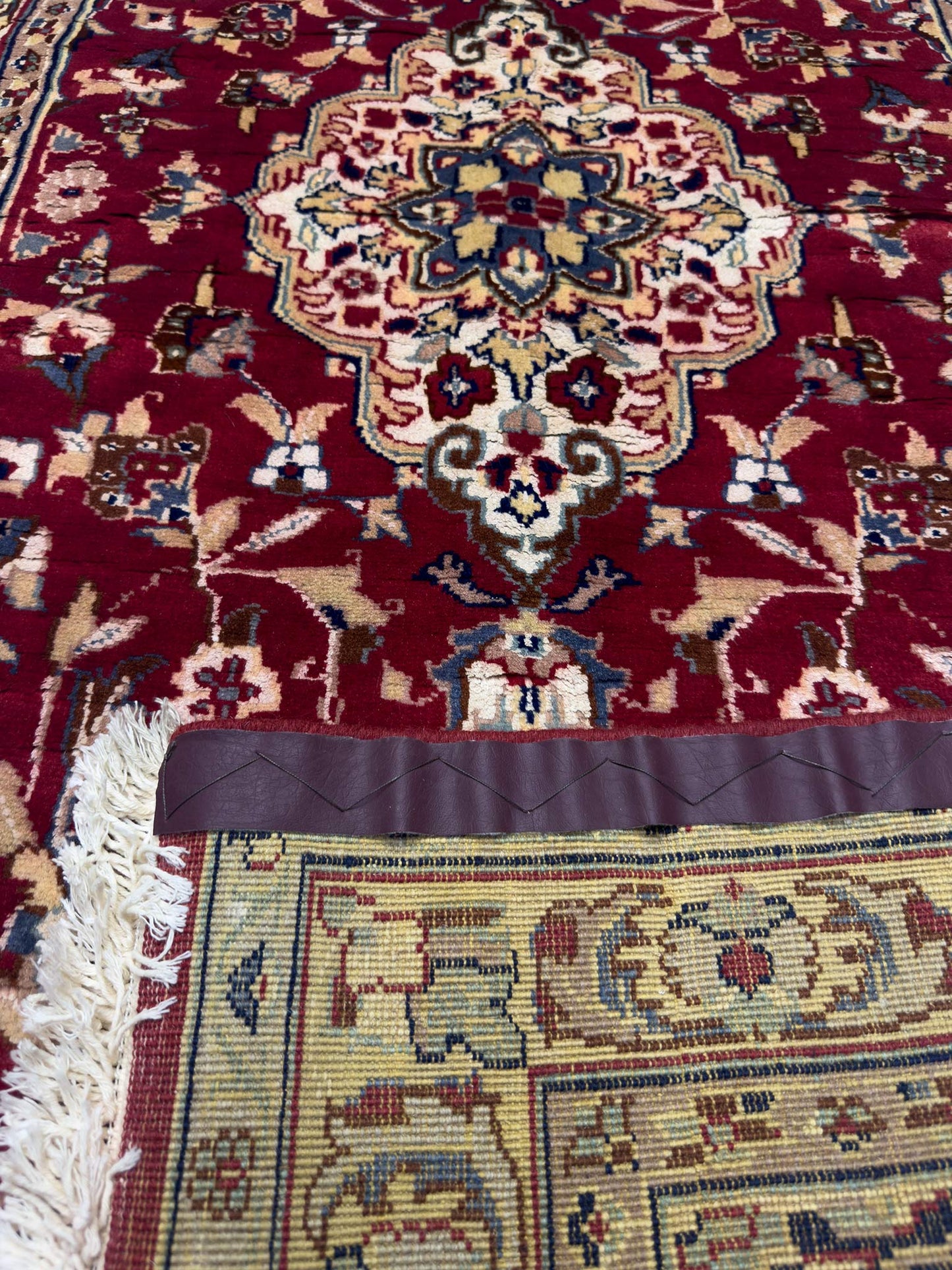 Kashan Floral Rug - 3 x 5 ft