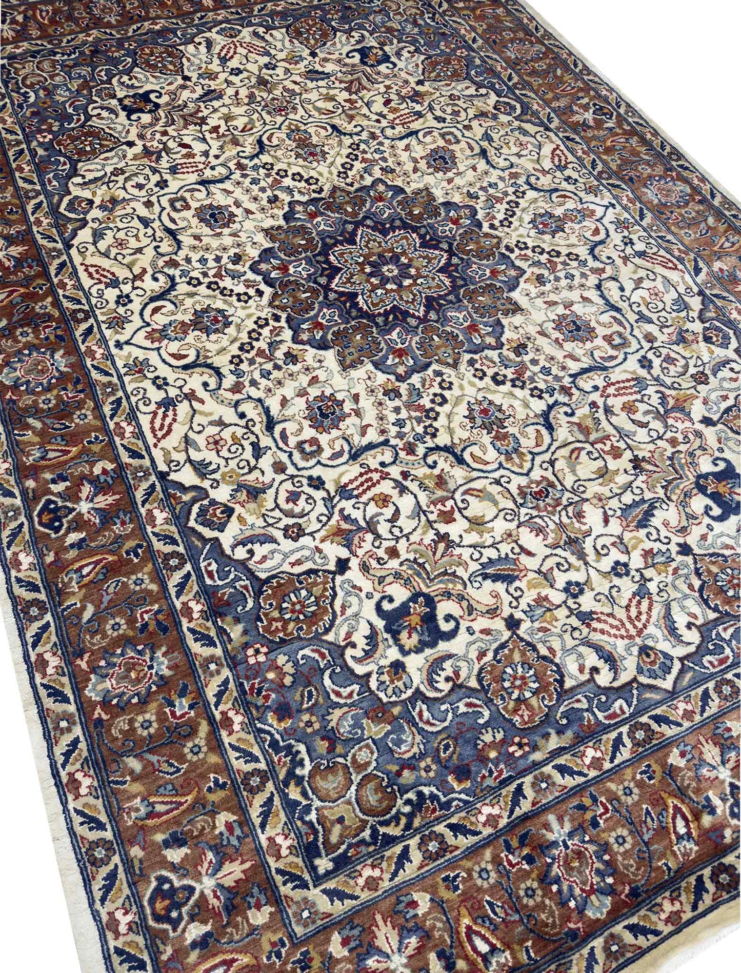 Kashan Medallion Rug - 9 x 6 ft