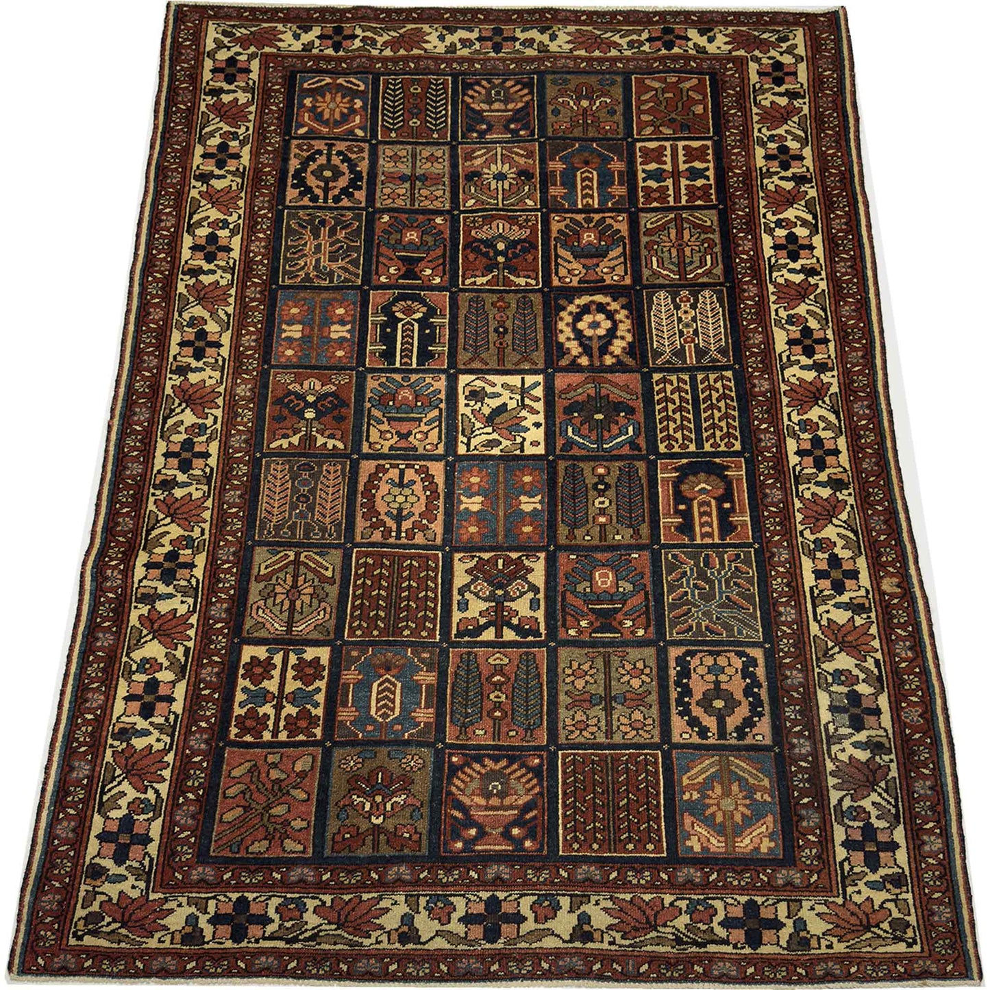 Persian Bakhtiari Rug - 6 x 4 ft