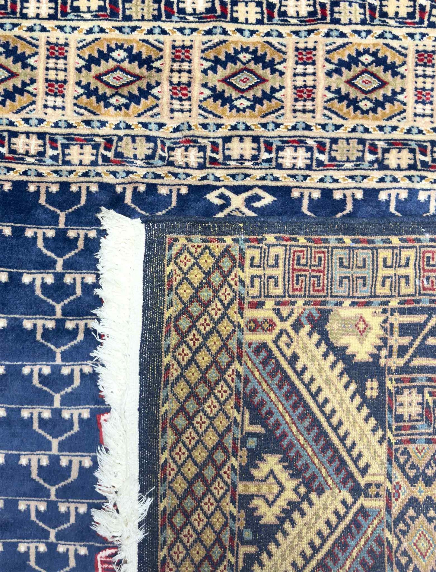 Bokhara Ensi Rug - 4 x 6 ft