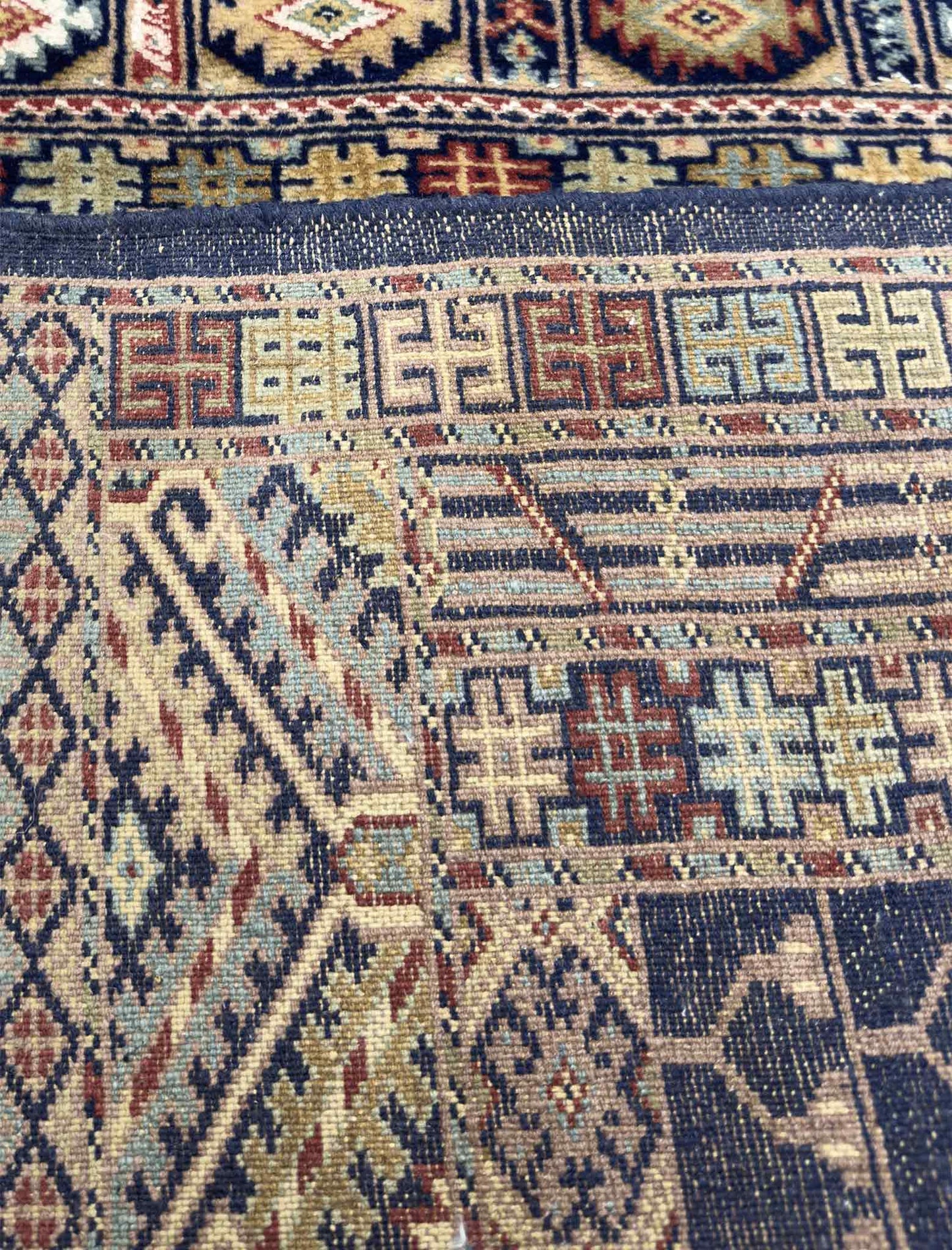 Hatchlo Ensi Rug - 3 x 5 ft