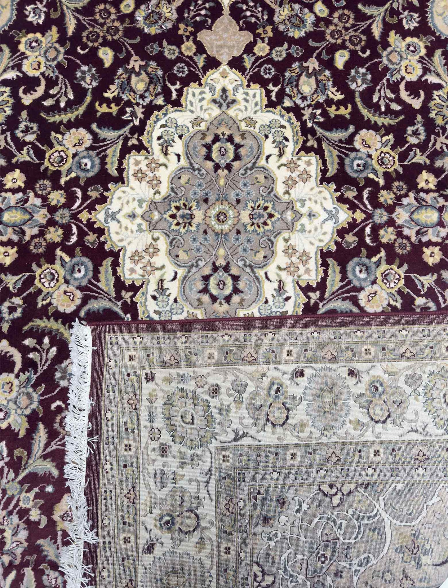 Isfahan Floral Rug - 6 x 9 ft