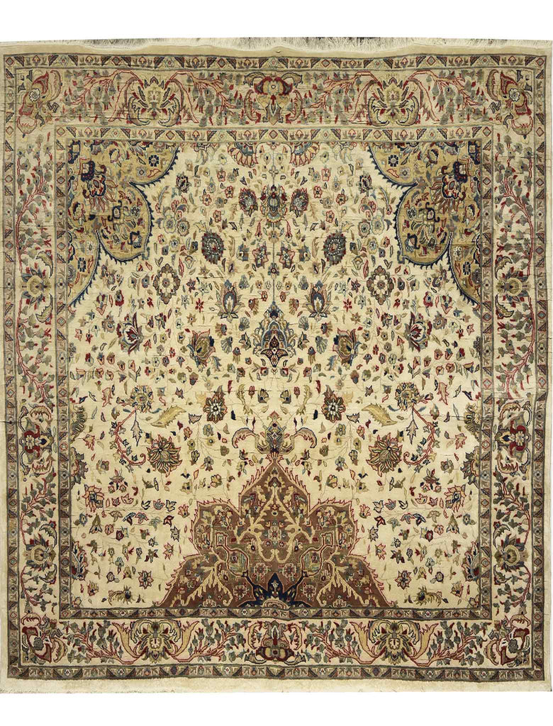 Kashan Floral Rug - 8 x 7 ft