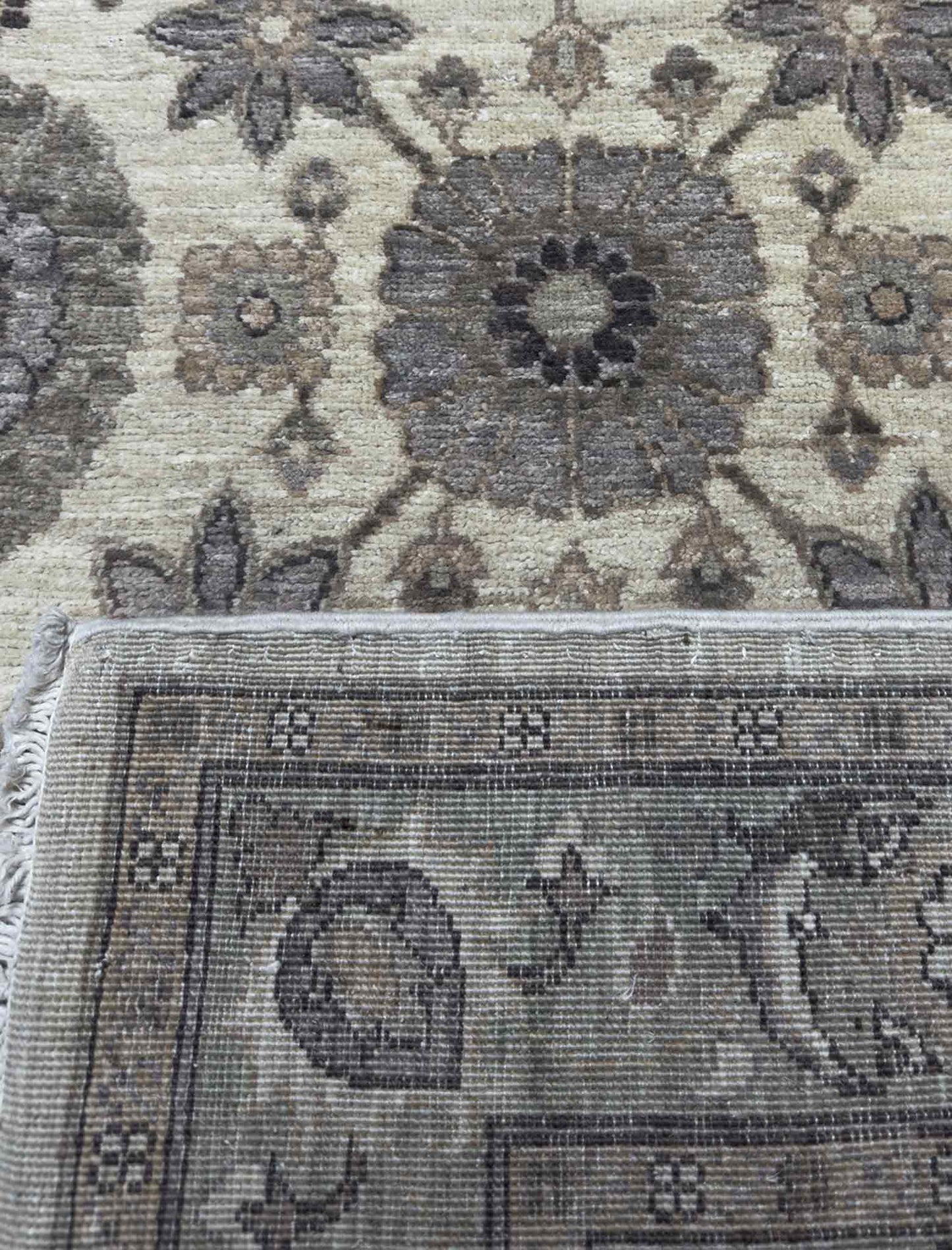 Modern Chobbi Rug - 5 x 7 ft