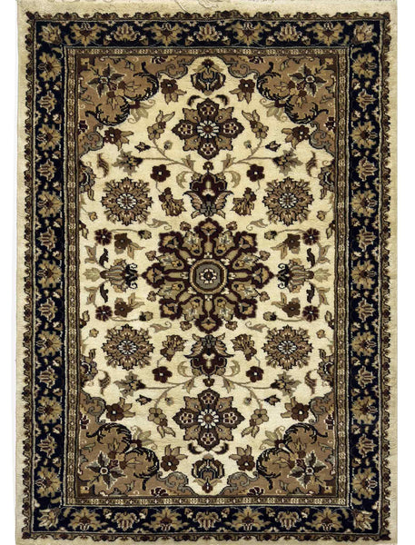 Silky Medallion Rug - 5 x 3 ft