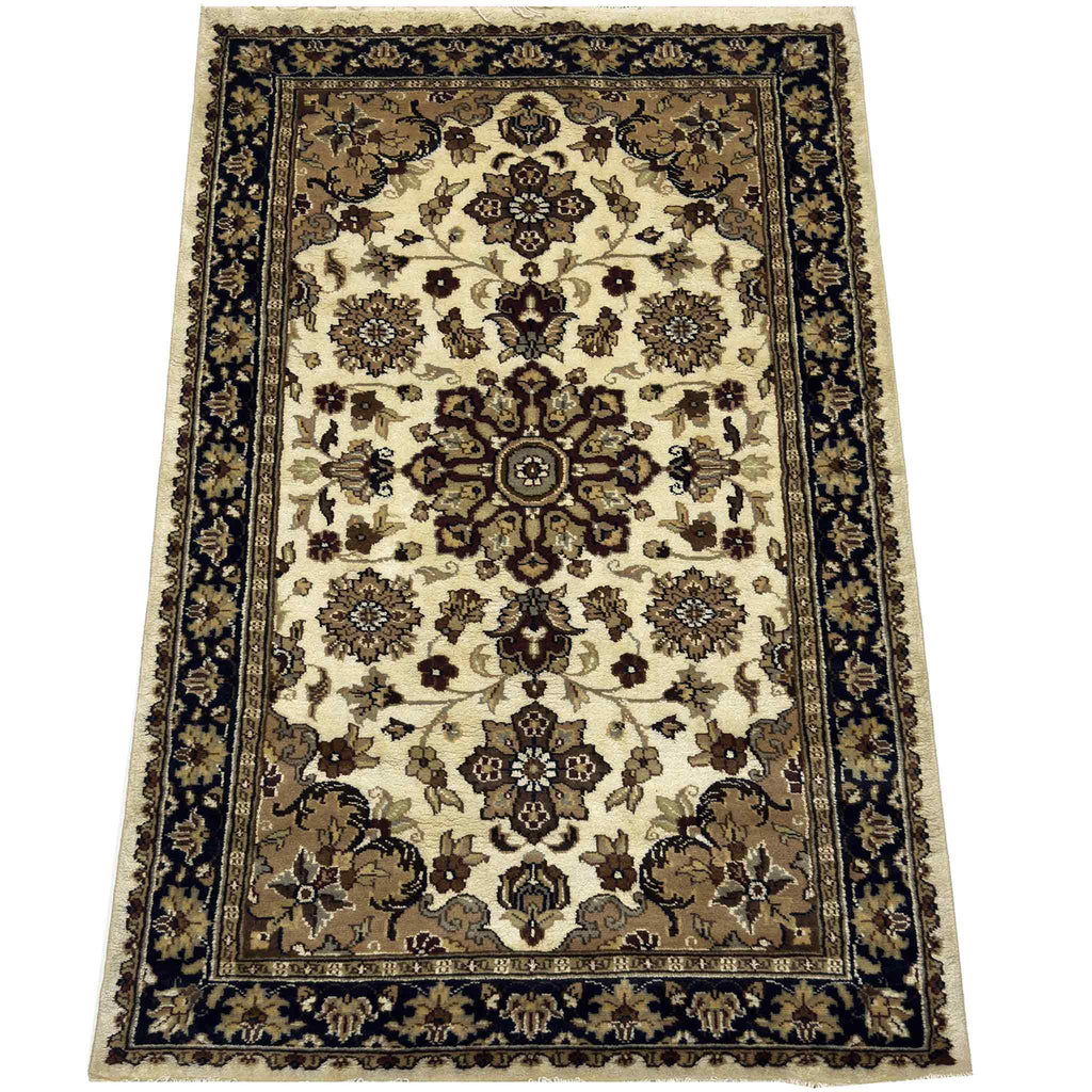 Silky Medallion Rug - 5 x 3 ft