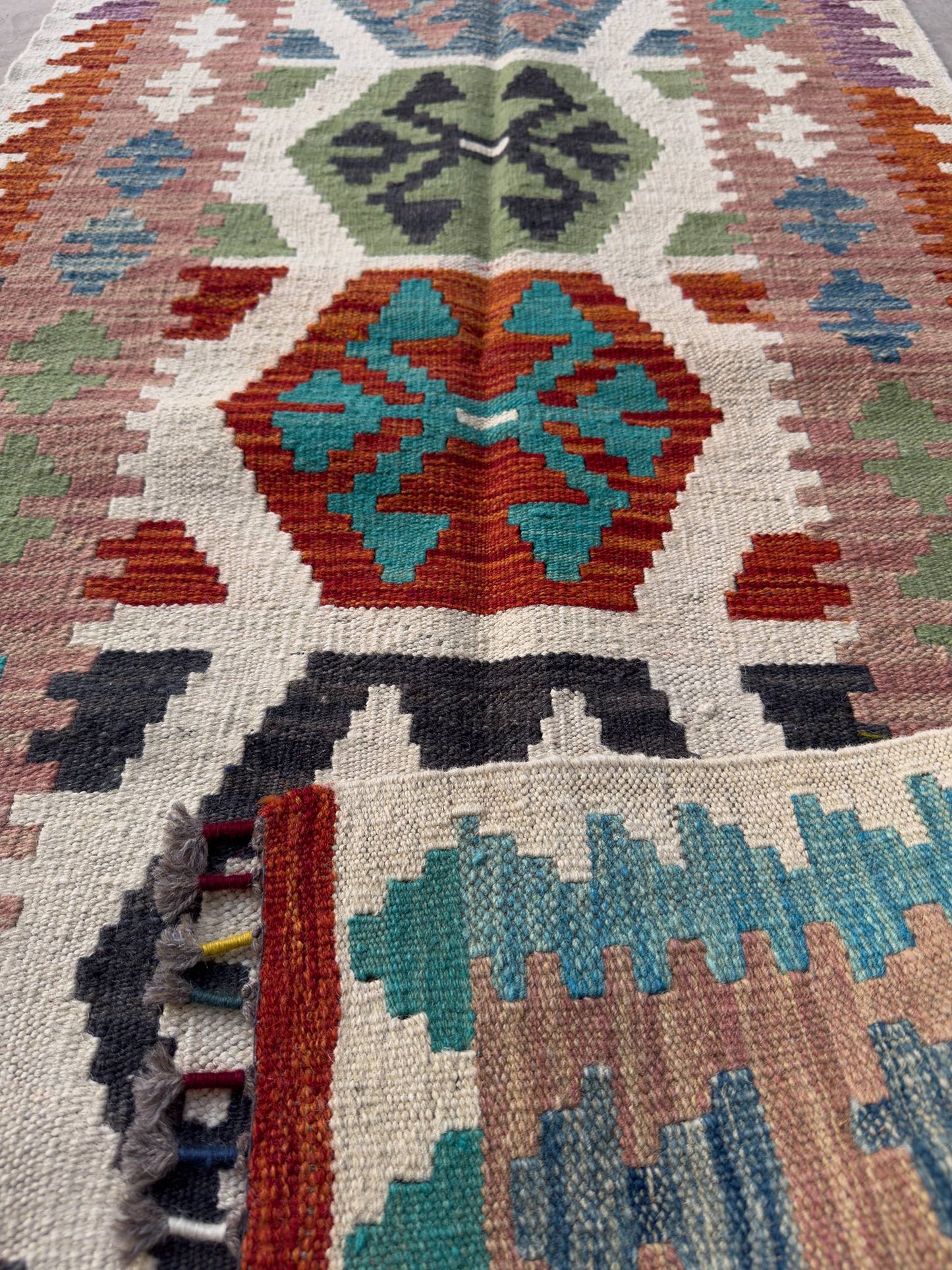 Meimnah Kilim - 2.5 x 10 ft