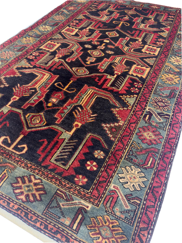 Pre-loved `Bergama` Rug - 4.5 x 7 ft