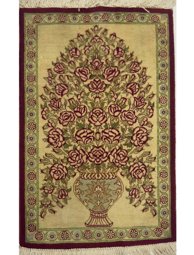 Qum Silk Rug - 1.5 x 1 ft