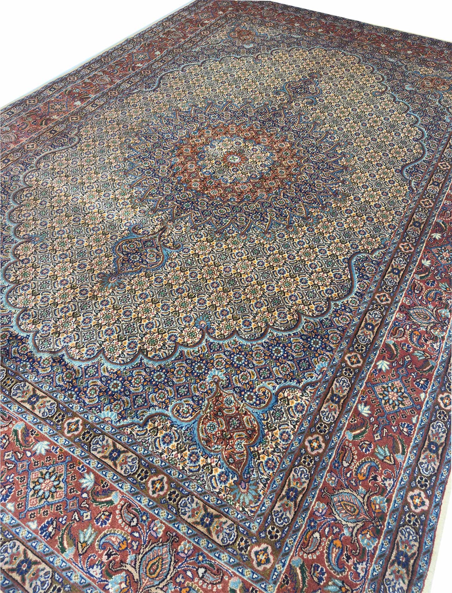 Mahi Tabrez Rug - 7 x 10 ft
