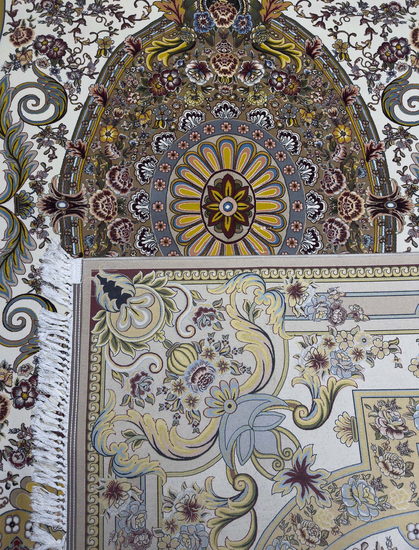 Modern Versace Rug - 7 x 10 ft