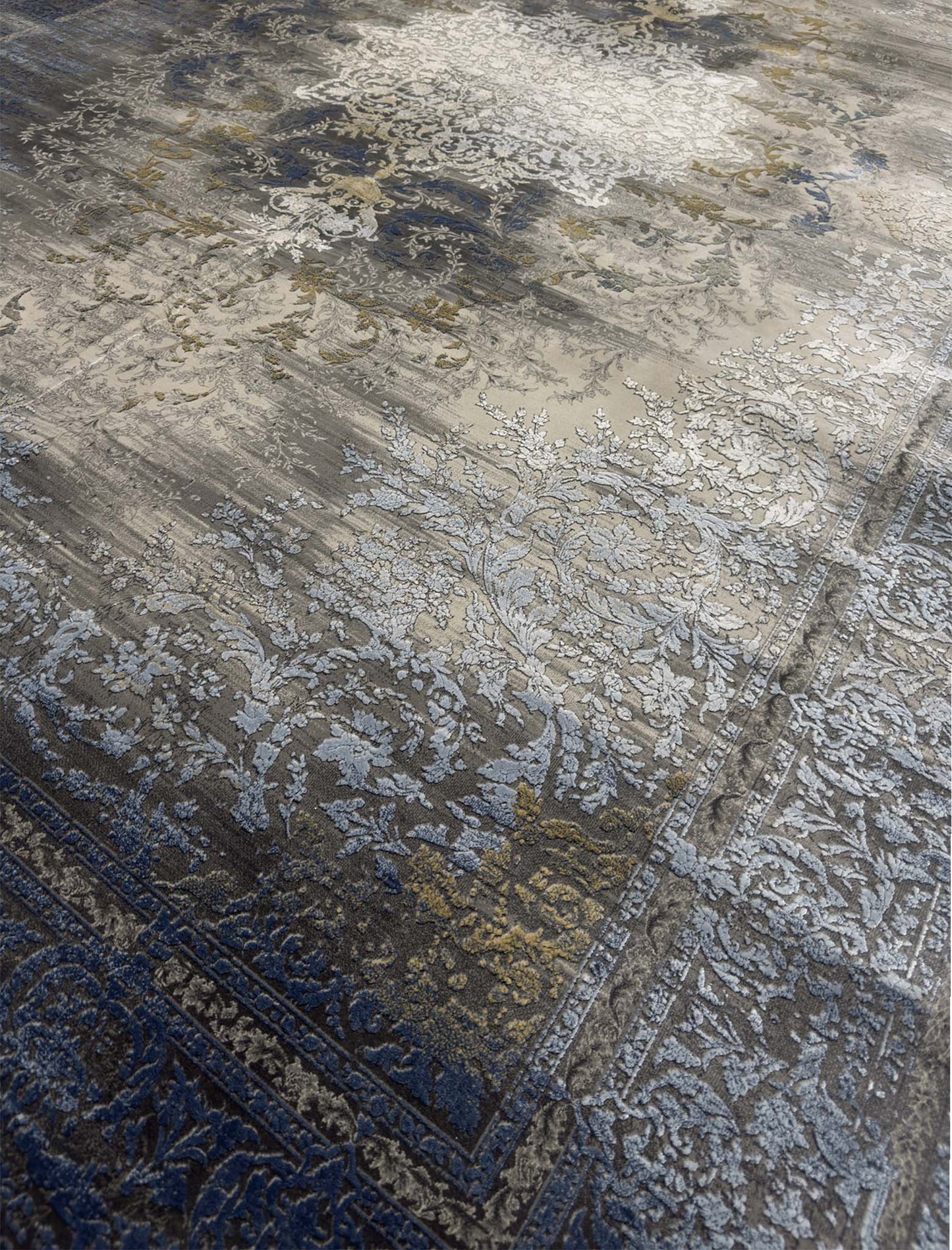 Modern Vintage Rug - 7 x 10 ft