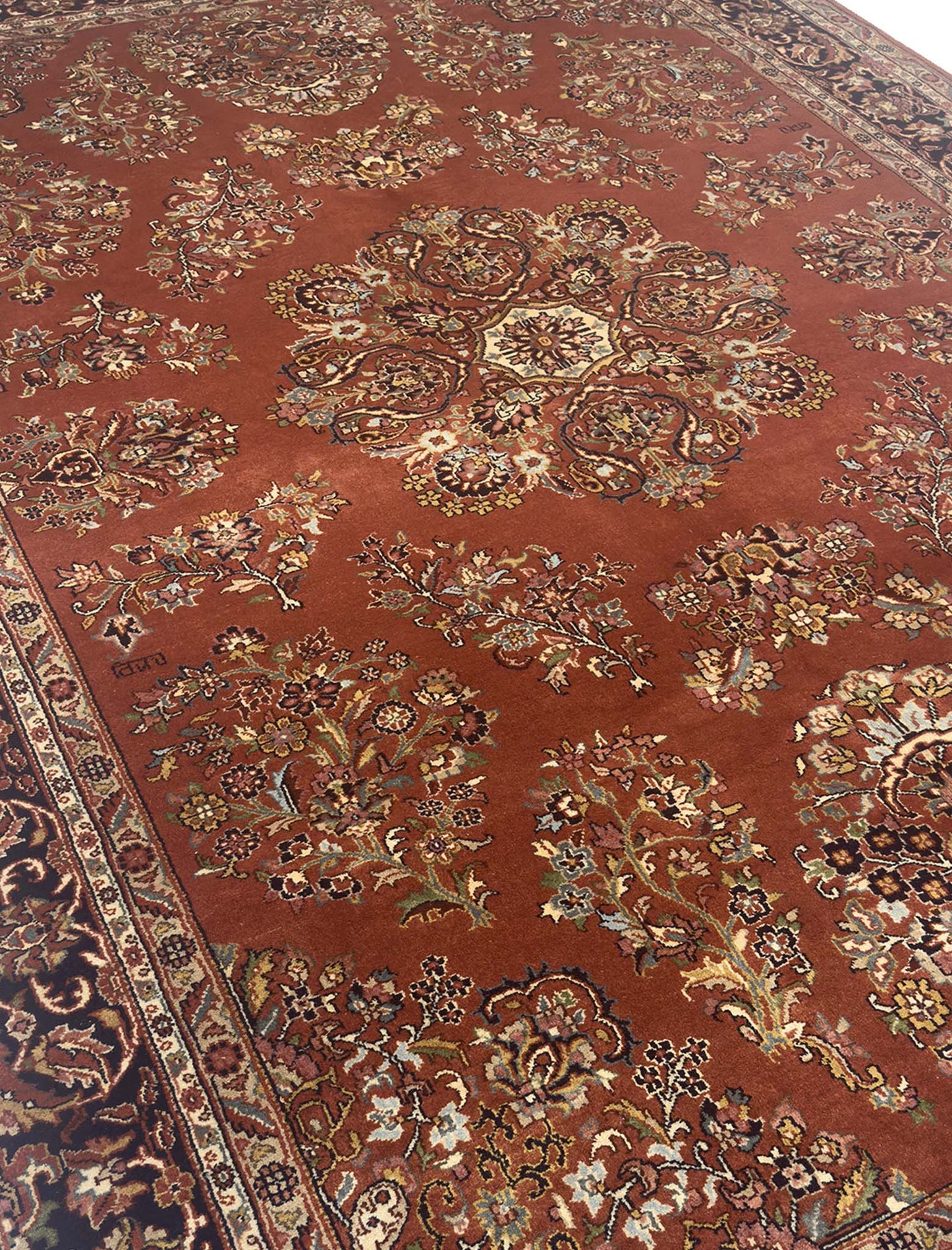 Agra Sarouk Rug - 7 x 10 ft
