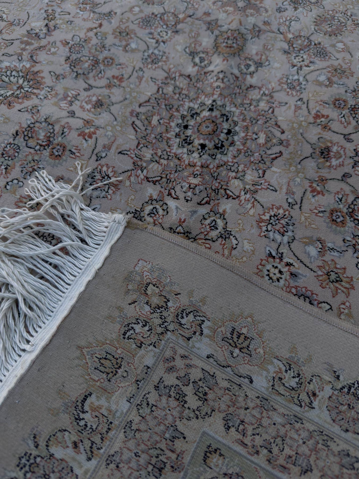 Traditional Floral Rug - 5 x 7 ft