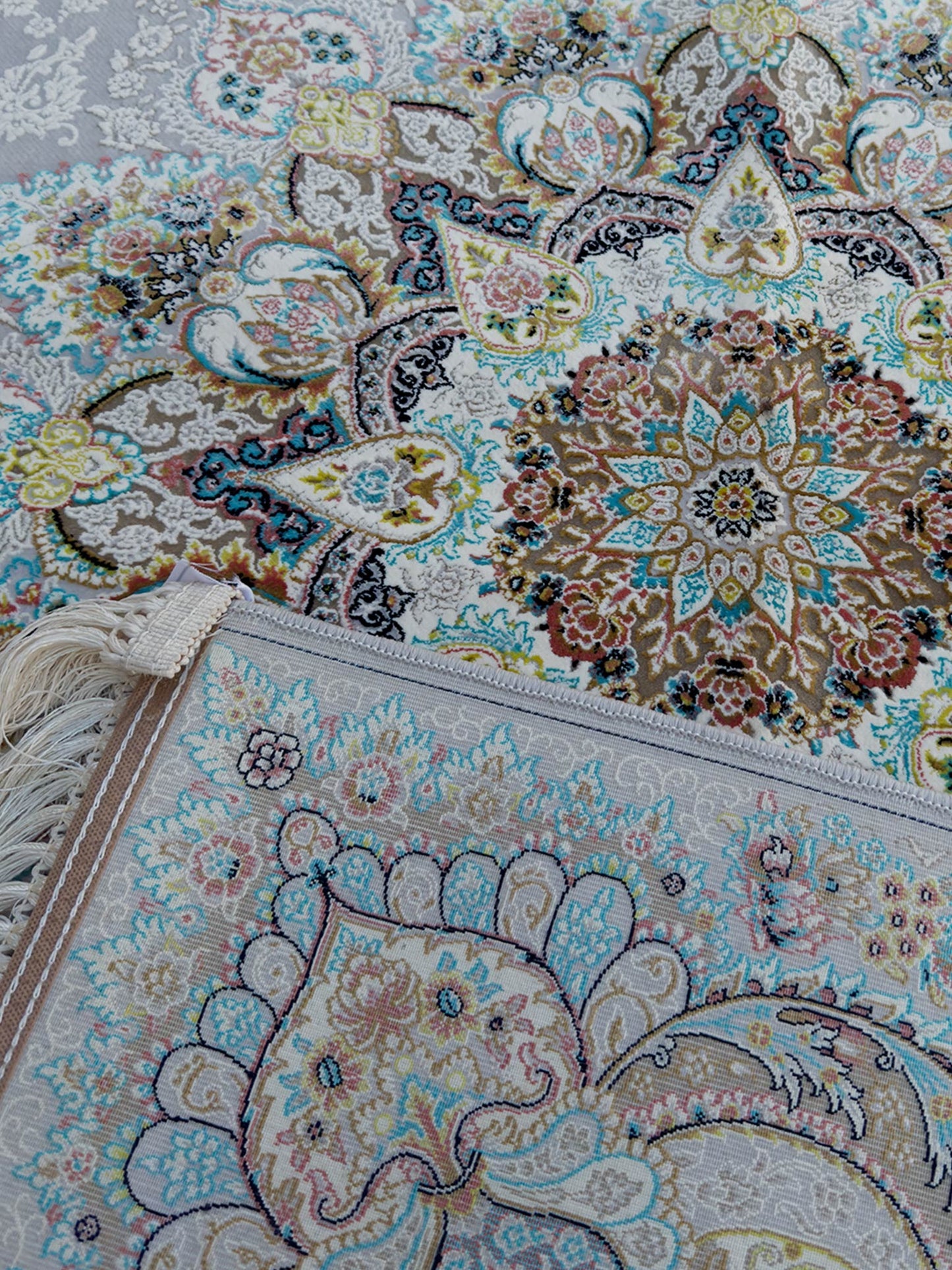 Traditional Floral Rug - 8 x 5 ft