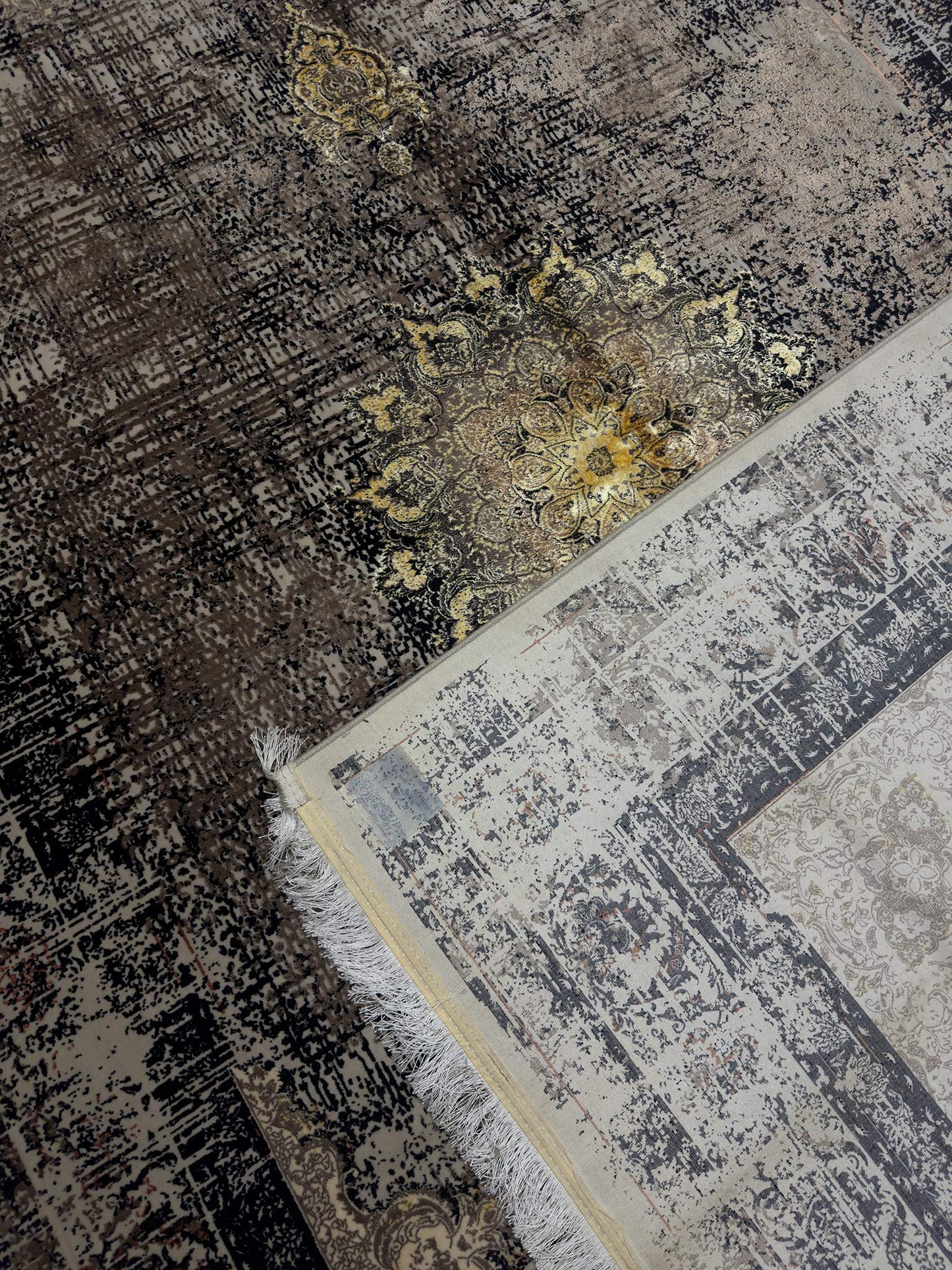 Modern Vintage Rug - 7 x 10 ft