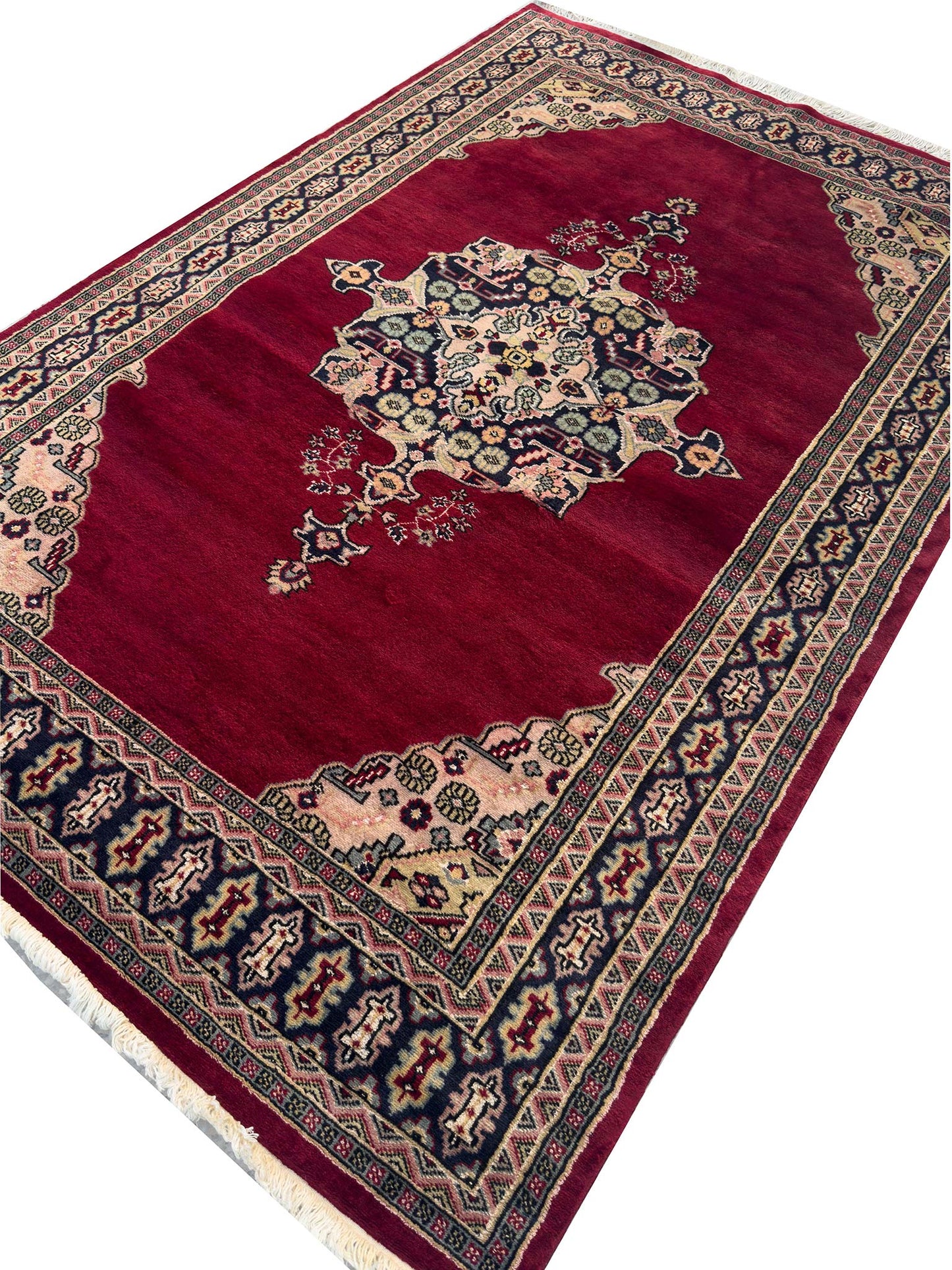 Kashan Rug - 4 x 6 ft